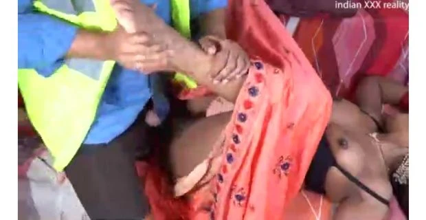 The laborer had hardcore sex by wooing the hot sister-in-law. Video. Desivideo.net - Hindi Sex Videos