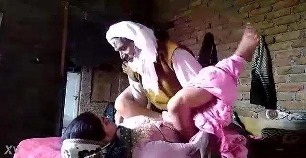 Hindi XXX Movie Muslim daughter in law's taboo sex video with father in law