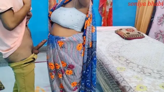Showed my penis to sister-in-law and made a video in the bus. Desivideo.net - Hindi Sex Videos